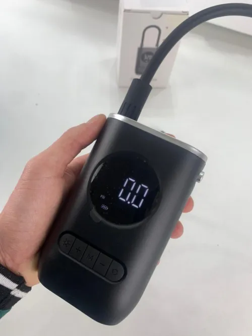 Compresseur d'Air Portable 150 PSI avec Lampe LED  منفاخ هواء محمول مع إضاءة