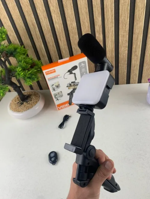 Kit Vidéo Complet pour Smartphone & Appareil Photo  Microphone + Éclairage LED Intégré