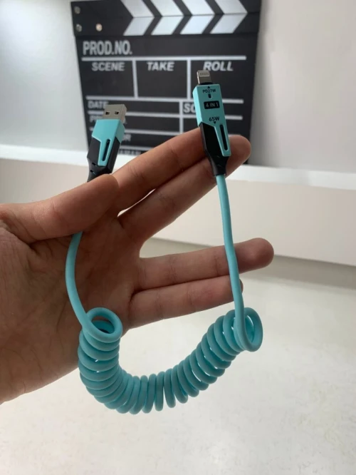 Câble USB 4 en 1 à Ressort - Charge Rapide 65W