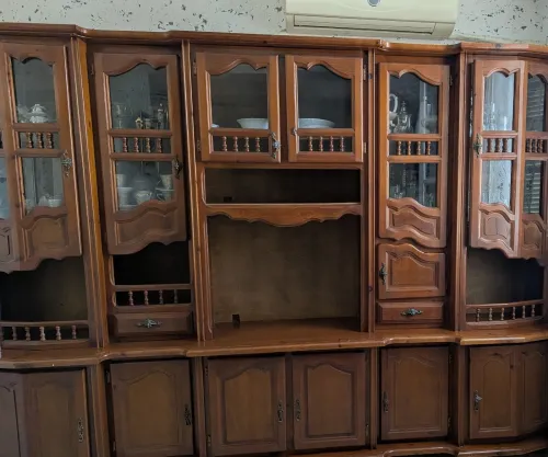 Bibliothèque vintage en bois massif مكتبة عتيقة من الخشب الصلب