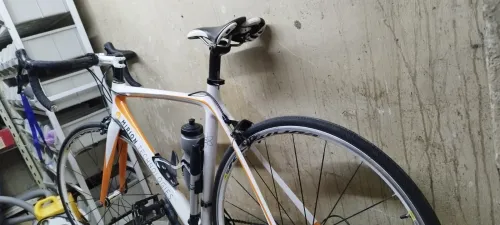 Vélo carbone Shimano 105