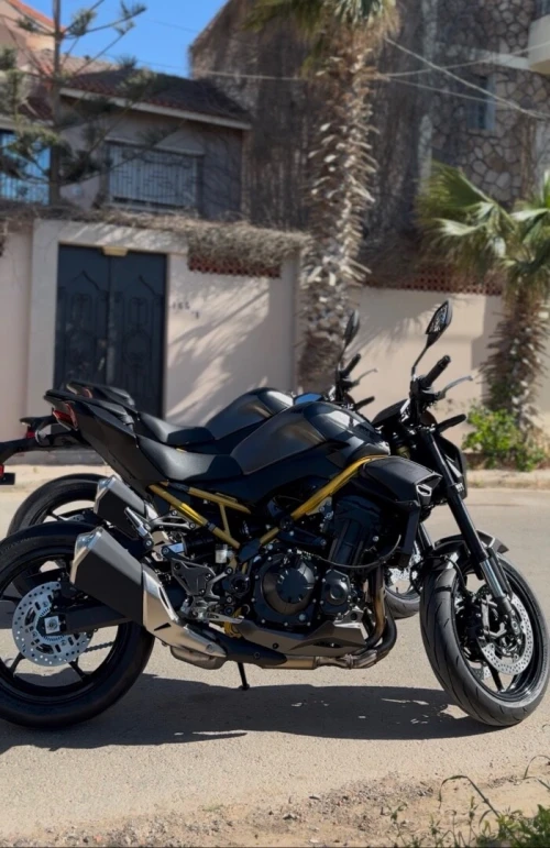 Kawazaki Z900 