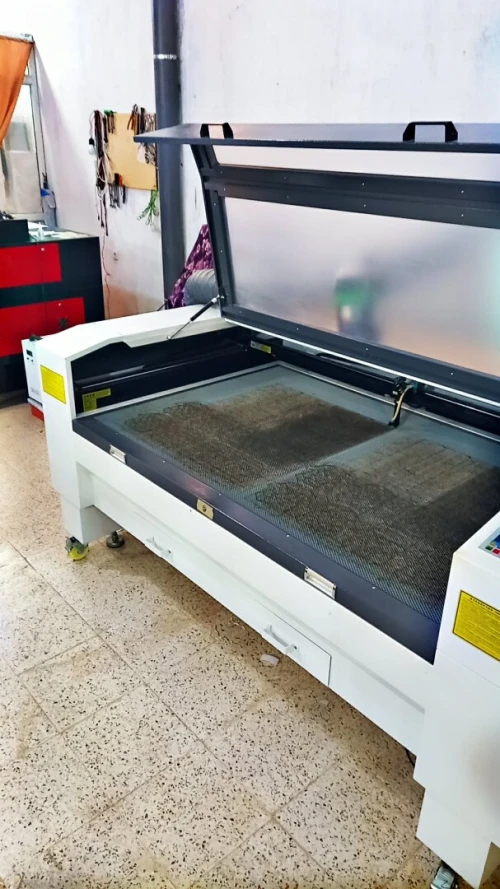 Machine a laser