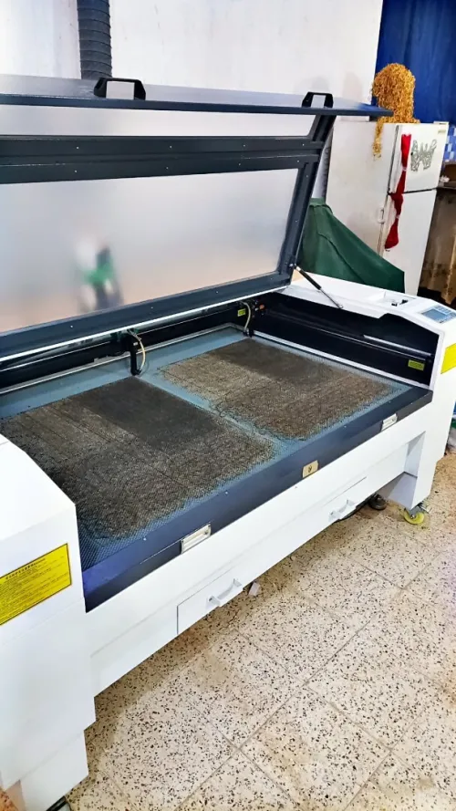 Machine a laser
