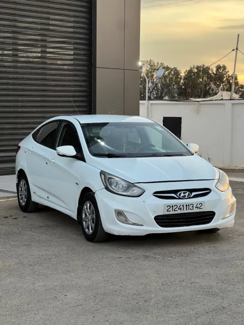 Hyundai Accent RB  4 portes 2013 Accent RB  4 portes