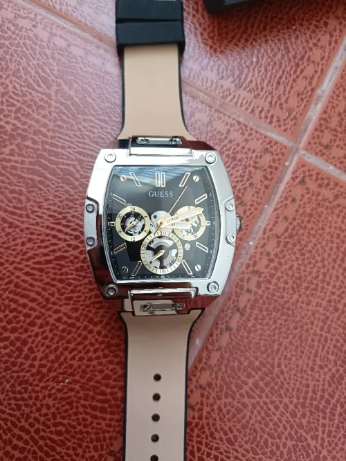 Montre Guess neuve 