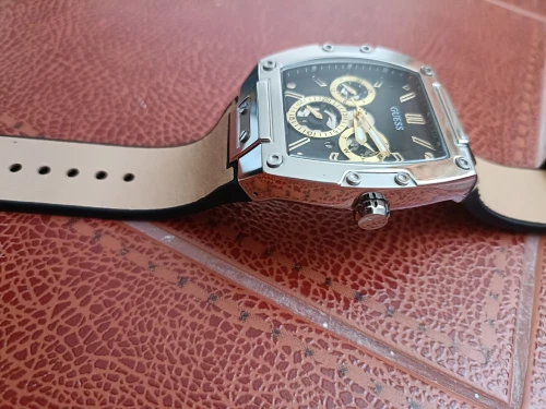 Montre Guess neuve 