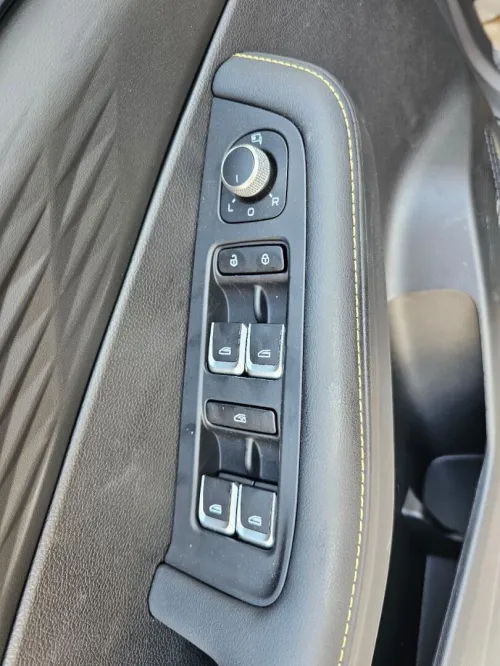 Geely Coolray 2025 