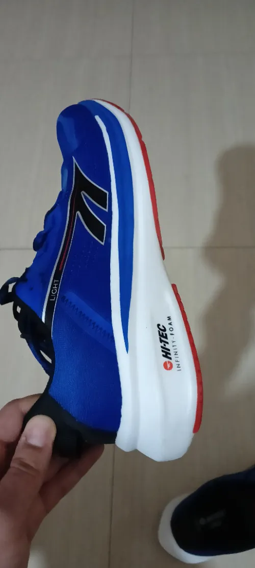 Hi Tec 43 حذاء رياضي ، chaussure de sport