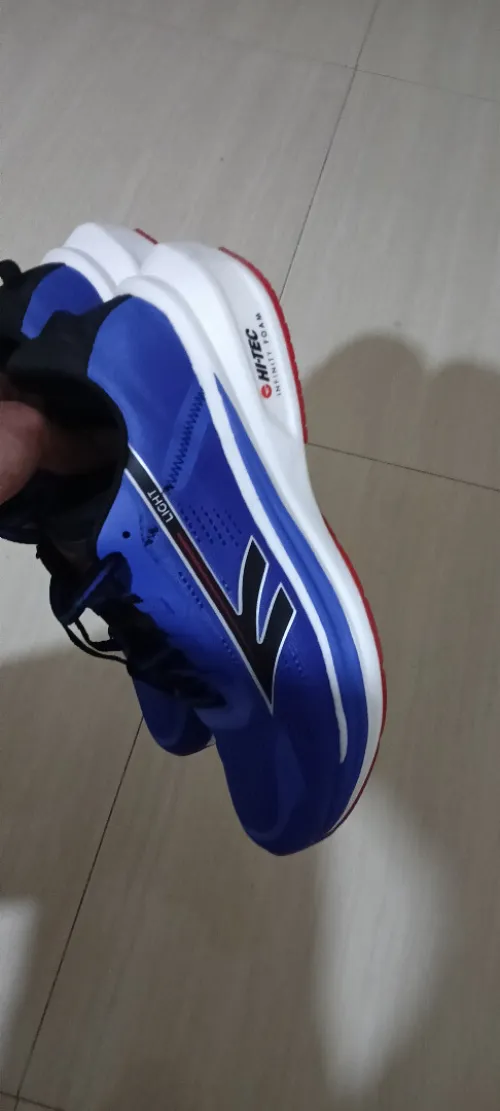 Hi Tec 43 حذاء رياضي ، chaussure de sport