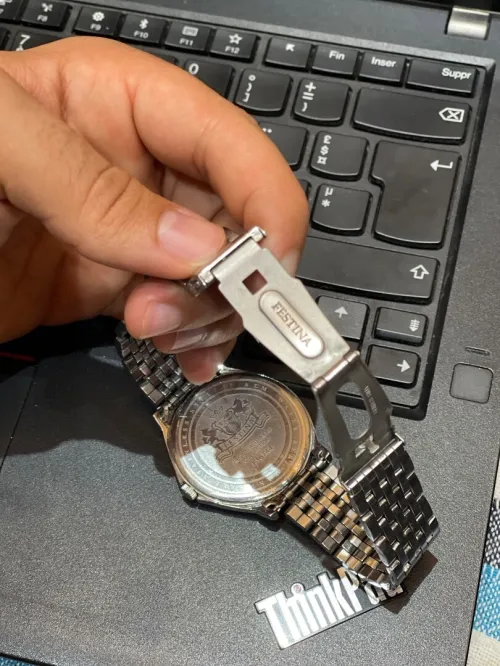 Montre Festina en excellent état