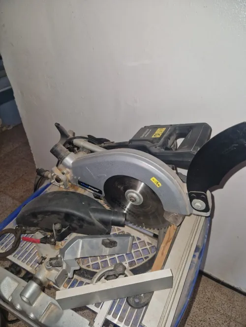 Scies circulaire avec table (neuf)