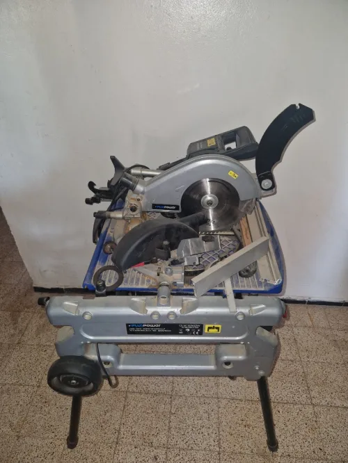 Scies circulaire avec table (neuf)