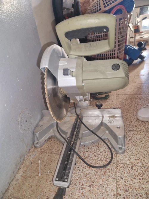 Scies circulaire grand modèle etat neuf