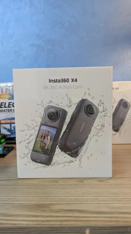 Insta360 x4