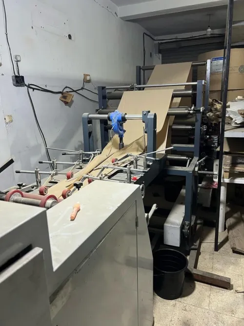 Machine de fabrication de sacs croissants -très bon état 