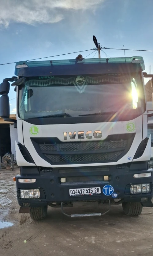 IVECO TRAKKER 2015