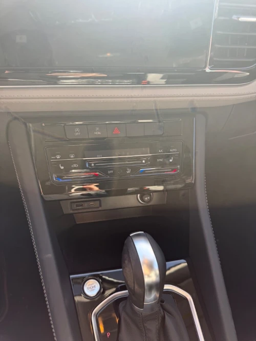 Volkswagen Jetta 2025 Full options
