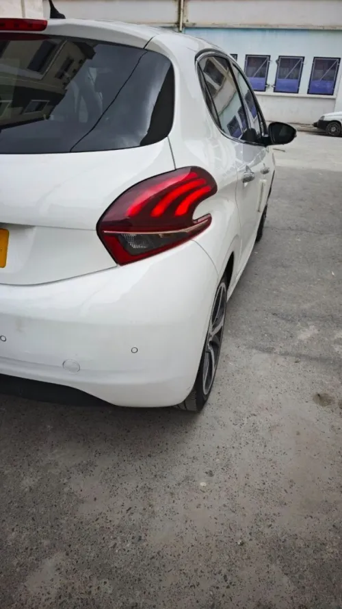 Peugeot 208 2019 Allure Facelift