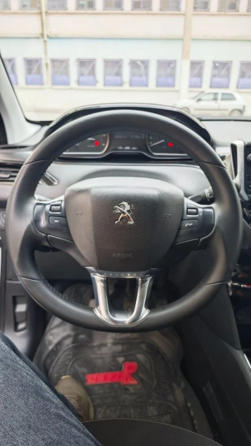 Peugeot 208 2019 Allure Facelift