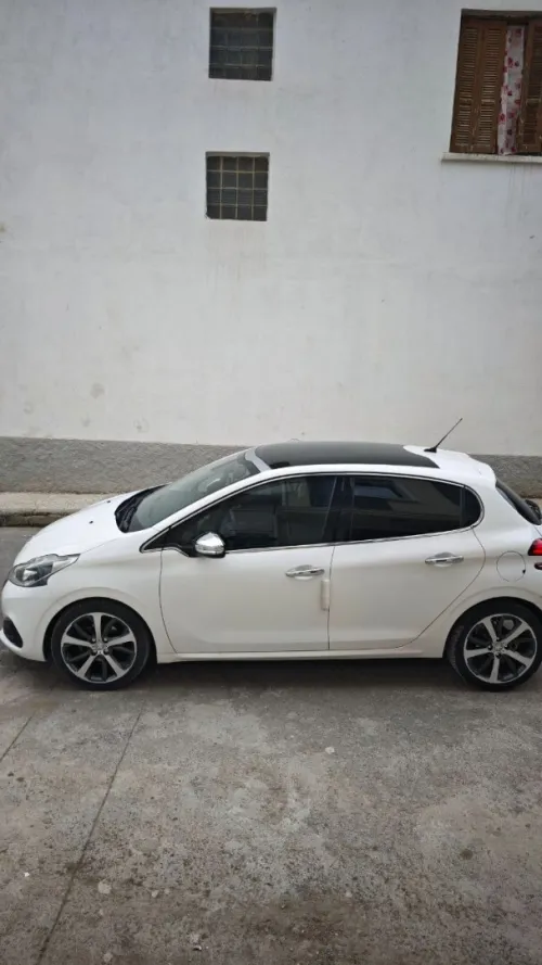 Peugeot 208 2019 Allure Facelift