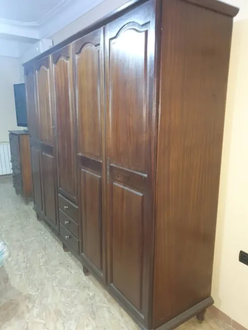 Armoire d'une chambre à coucher en Hêtre