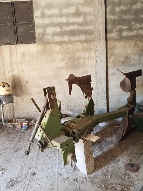 Tracteur agricole et remorque 