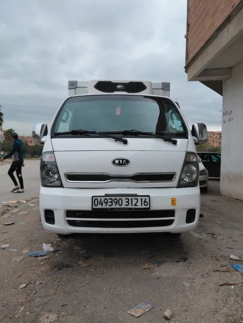 Kia K2700 frigo 2012