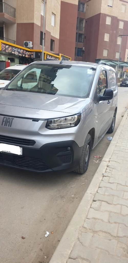 Fiat Doblo 2025 Gris