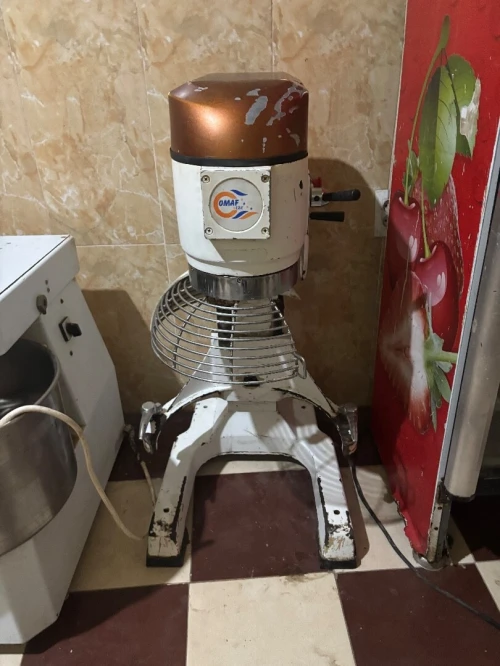 Pétra bateur frigo lave a bord