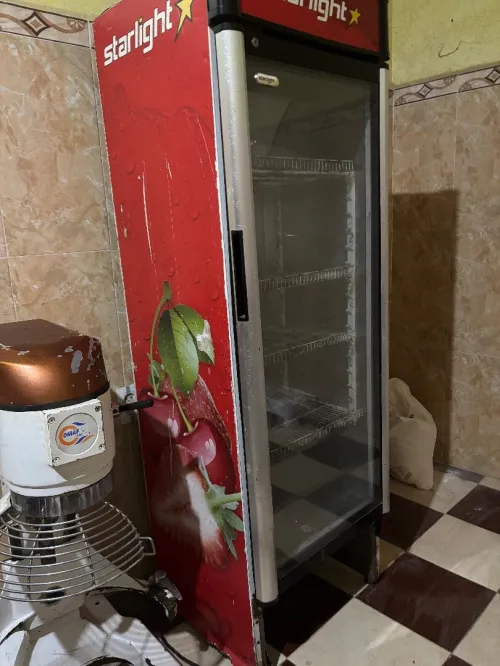 Pétra bateur frigo lave a bord