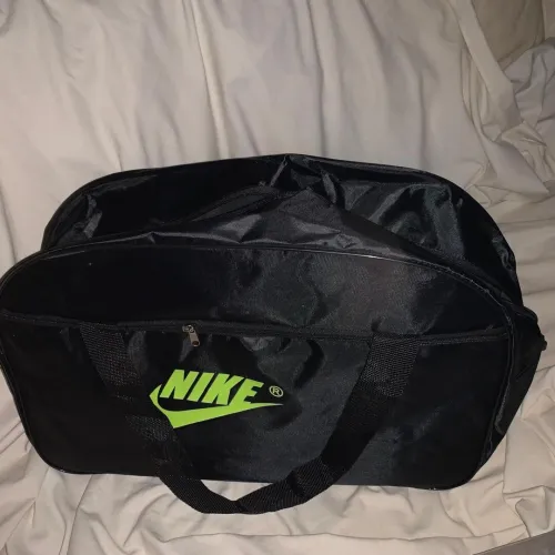 Sac de sport neuf  Grande capacité  Plusieurs modèles disponibles