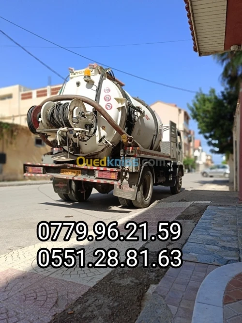 Camion. Débouchage Canalisation Et Vidange Et Curage