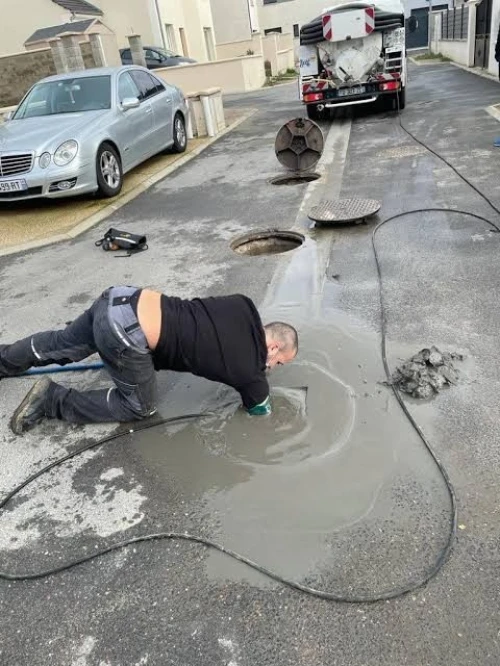 Camion débouchage canalisation vidange 