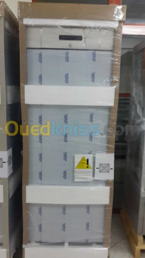 turbine à glace, vitrine à glaces