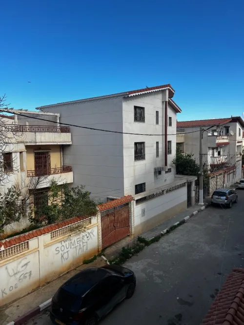 Location Appartement Niveau de villa F5 Boumerdès Boumerdes