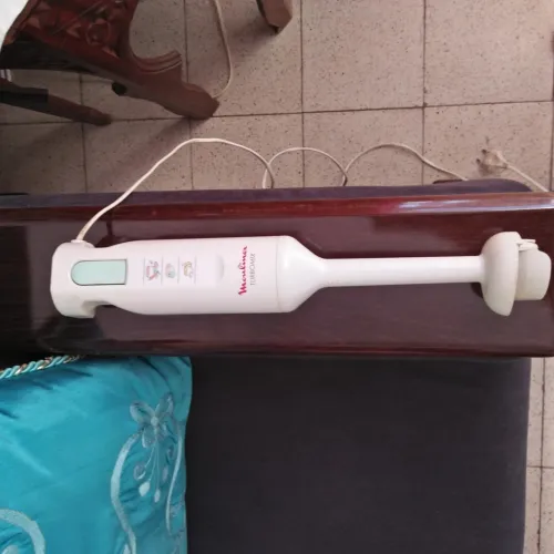 Hachoir+ bras mixeur Moulinex+bouilloire CE