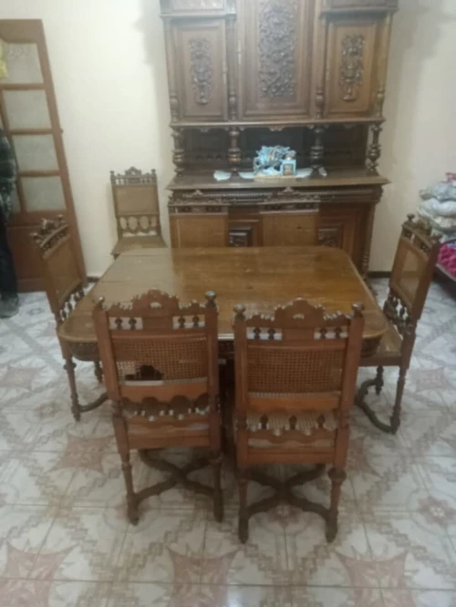Meuble coloniale