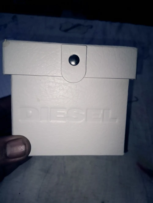 Montre diesel homme original Venu de France