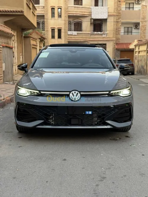 Volkswagen Golf 8 2025 R-Line