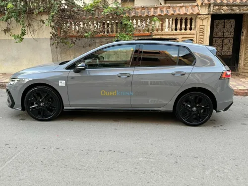 Volkswagen Golf 8 2025 R Black Edition 