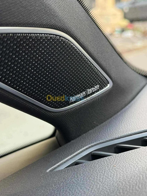 Volkswagen Golf 8 2025 R Black Edition 