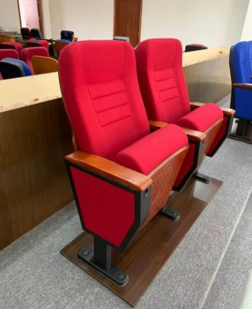 fauteuil de conférence.