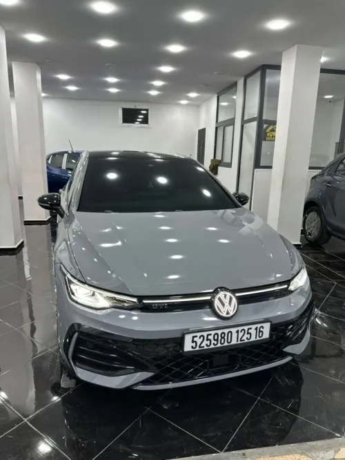 Volkswagen Golf 8.5 2025 R line