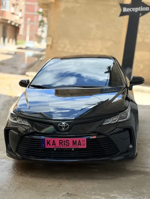 Toyota Corolla 2023 Toit noir avec ciel étoilé ,jantes noir plus lustrage correction