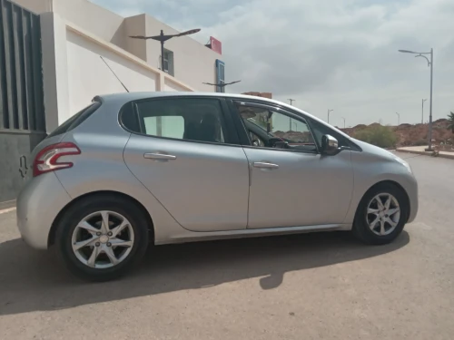 Peugeot 208 2015 Active Facelift