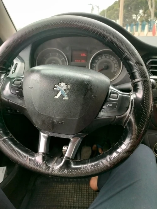 Peugeot 301 2013 Allure