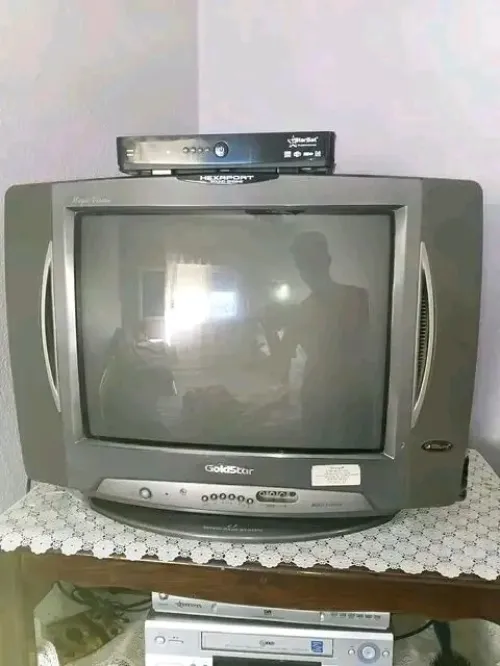 تلفاز صغير +ديمو من نوع starsat HD