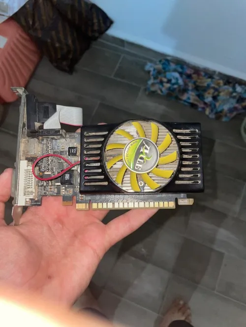 Carte graphique GT210 axel