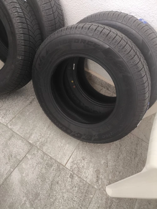 Pneu 195/70R15C windforce 4 saison
